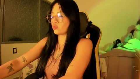 Lisa Thompson online show from January 16, 11:09 pm