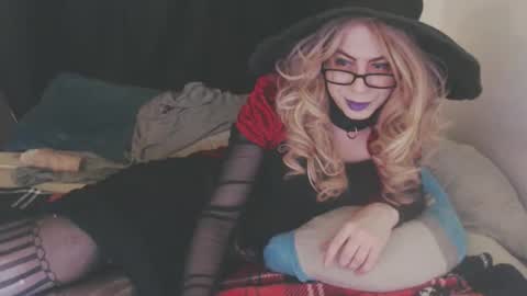 Snapshot of lisa_tyler chatting on October 25, 7:05 am Lisa Tyler online show from October 25, 7:05 am