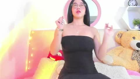 Snapshot of lisaa_a chatting on November 22, 2:21 am Lisa online show from November 22, 2:21 am