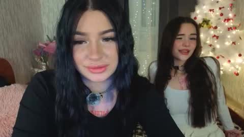 Lisa and Den online show from January 5, 5:49 pm