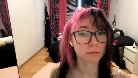 Aileen online show from April 24, 6:16 am