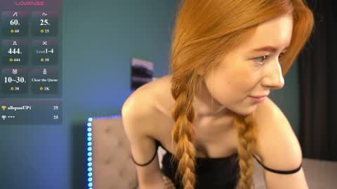 Snapshot of lisafoxy_ chatting on May 14, 1:45 am Lisa online show from May 14, 1:45 am