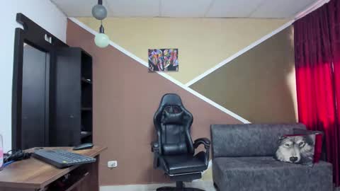 Lisa Gray Independent Model online show from October 17, 7:49 pm