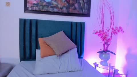 LisaHadwiin online show from December 12, 11:47 pm