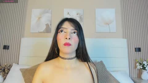 Snapshot of lisalain chatting on May 19, 12:00 pm lisa online show from May 19, 12:00 pm