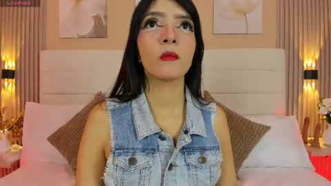 Snapshot of lisalain chatting on July 1, 11:56 am lisa online show from July 1, 11:56 am