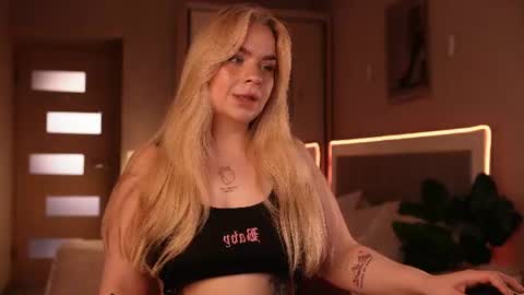 Lisa online show from August 3, 8:13 am