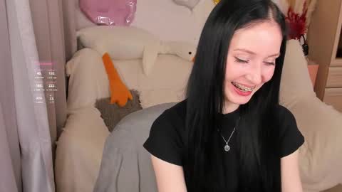 Snapshot of lisamooore chatting on October 18, 4:19 pm Lisa Moore online show from October 18, 4:19 pm