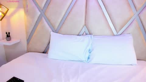 LISA online show from November 21, 7:34 pm