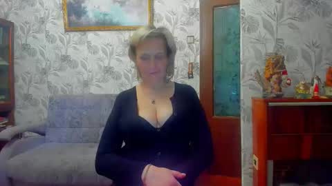 Lisasimsxs online show from February 13, 12:17 am