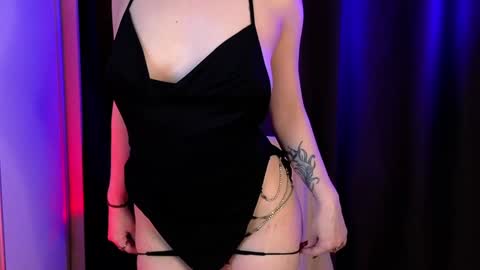 Snapshot of lisavamp chatting on January 21, 11:02 pm LisaVamp online show from January 21, 11:02 pm