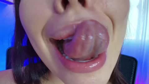 Lisbet online show from January 22, 10:05 pm