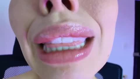 Lisbet online show from November 15, 2:57 pm