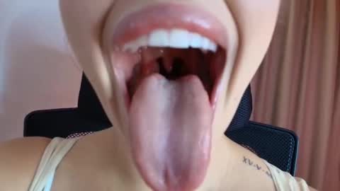 Lisbet online show from March 7, 4:15 pm