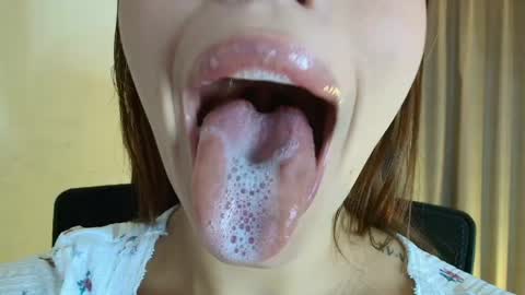 Snapshot of lisbet_21x chatting on May 24, 3:17 pm Lisbet online show from May 24, 3:17 pm