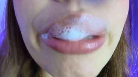 Snapshot of lisbet_21x chatting on May 30, 5:21 pm Lisbet online show from May 30, 5:21 pm
