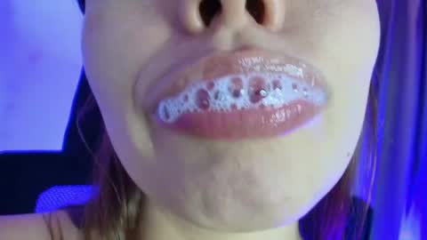 Snapshot of lisbet_21x chatting on June 7, 9:07 pm Lisbet online show from June 7, 9:07 pm