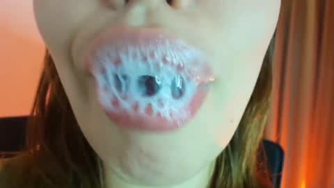 Snapshot of lisbet_21x chatting on July 24, 9:02 pm Lisbet online show from July 24, 9:02 pm