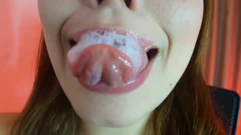 Snapshot of lisbet_21x chatting on July 27, 9:22 pm Lisbet online show from July 27, 9:22 pm