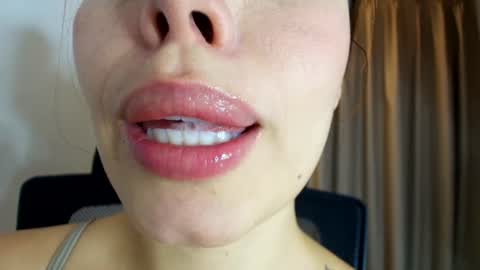 Snapshot of lisbet_21x chatting on July 31, 1:54 pm Lisbet online show from July 31, 1:54 pm