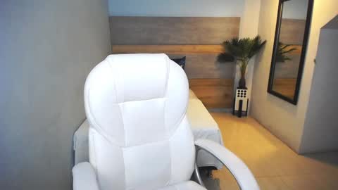 Liseth Fox online show from December 28, 3:15 pm