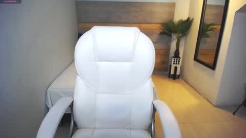 Liseth Fox online show from March 8, 5:33 pm