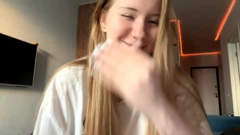 Snapshot of lisi_kiss_ chatting on May 21, 5:31 pm Aurora online show from May 21, 5:31 pm