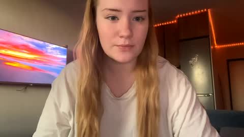 Snapshot of lisi_kiss_ chatting on May 22, 6:13 pm Aurora online show from May 22, 6:13 pm