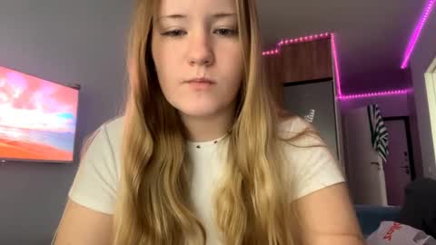 Snapshot of lisi_kiss_ chatting on May 27, 10:12 am Aurora online show from May 27, 10:12 am