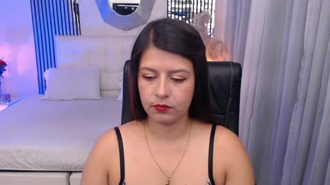Snapshot of liss_black chatting on May 27, 2:30 am Andrea online show from May 27, 2:30 am