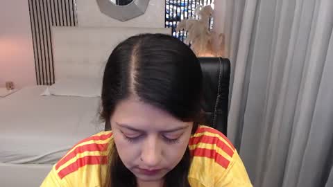 Andrea online show from June 18, 4:13 am