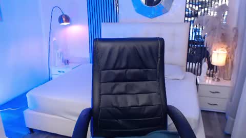 Andrea online show from July 9, 3:43 am