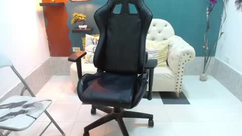 Snapshot of liss_greys1 chatting on February 17, 9:08 pm liss online show from February 17, 9:08 pm