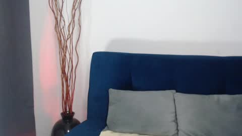  Liss  online show from December 9, 9:06 am