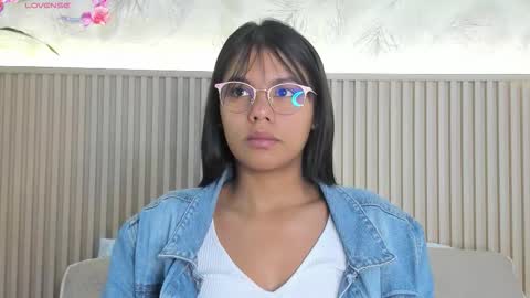 Snapshot of liss_reyes chatting on October 28, 11:47 am Liss online show from October 28, 11:47 am