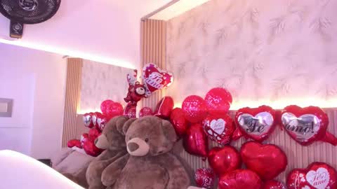 Snapshot of liss_reyes chatting on February 13, 12:12 pm Liss online show from February 13, 12:12 pm