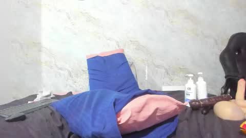 Snapshot of lissa_harris_ chatting on February 12, 9:10 am Lisa online show from February 12, 9:10 am