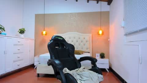 L I S S A  online show from January 30, 9:47 am