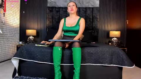 Lissa Kim online show from July 6, 1:35 am