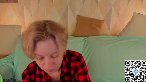Snapshot of lissa_kitsune chatting on July 16, 1:44 am Lissa online show from July 16, 1:44 am