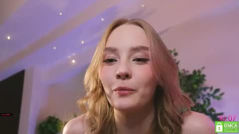 Snapshot of lissa_meooow chatting on July 30, 2:49 pm your Liza again. Next stream Dec. 1 at 2 or 3 GMT online show from July 30, 2:49 pm