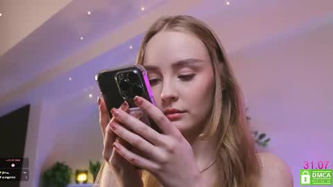 Snapshot of lissa_meooow chatting on July 31, 12:15 pm your Liza again. Next stream Dec. 1 at 2 or 3 GMT online show from July 31, 12:15 pm