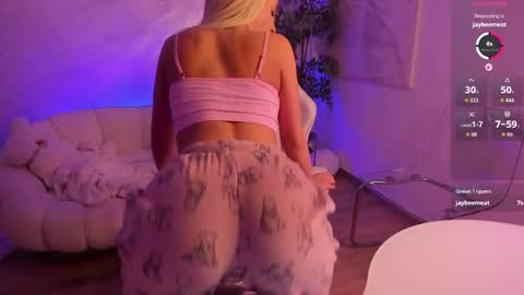 Snapshot of lissababe11 chatting on May 15, 1:56 am Alexa online show from May 15, 1:56 am