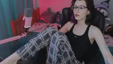 Snapshot of lissaros chatting on May 7, 5:13 am lissaros online show from May 7, 5:13 am