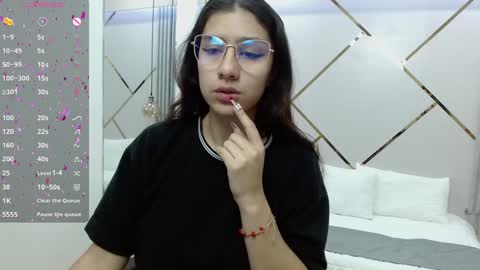 Lita online show from December 17, 1:27 pm