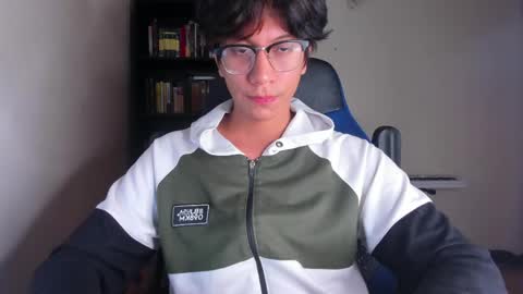 Snapshot of literateboy chatting on June 8, 1:39 am Literateboy online show from June 8, 1:39 am