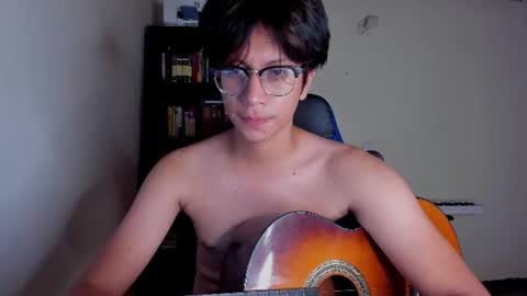 Snapshot of literateboy chatting on June 12, 1:48 am Literateboy online show from June 12, 1:48 am