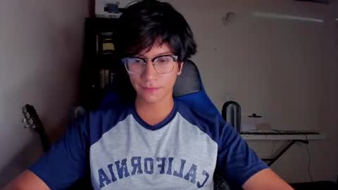 Snapshot of literateboy chatting on June 28, 1:33 am Literateboy online show from June 28, 1:33 am