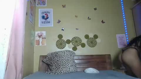 Snapshot of litlecarene chatting on December 16, 12:54 pm litlecarene online show from December 16, 12:54 pm