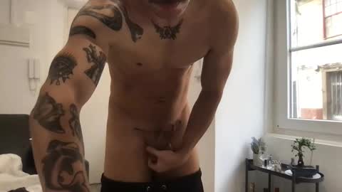 Snapshot of litlelover chatting on January 9, 11:35 am litlelover online show from January 9, 11:35 am